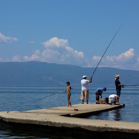 PeštaniPension Lale公寓 外观 照片