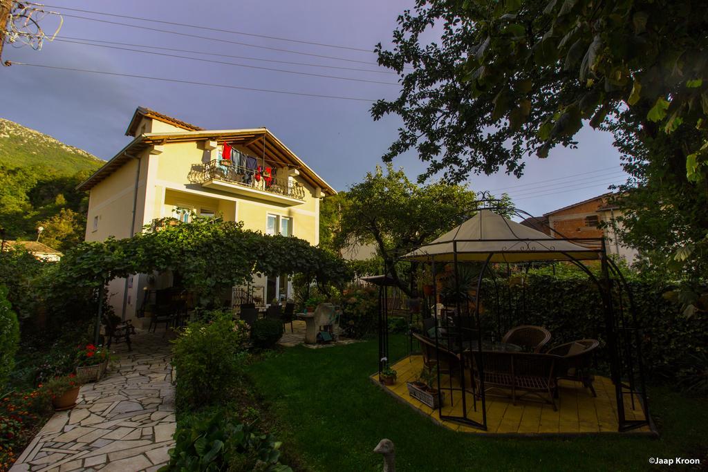 PeštaniPension Lale公寓 外观 照片