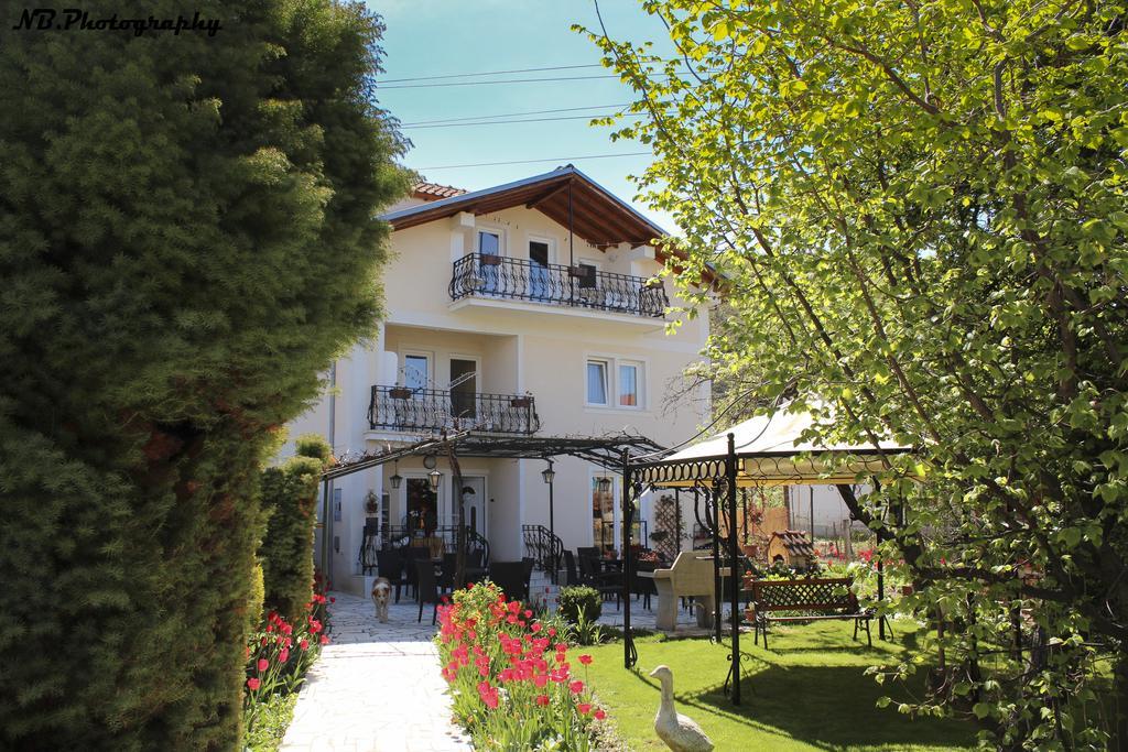 PeštaniPension Lale公寓 外观 照片